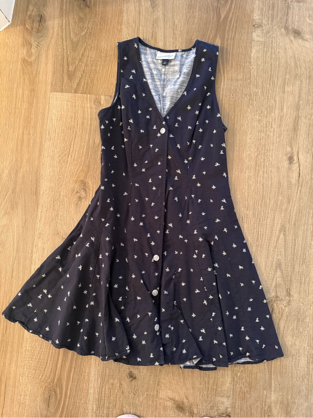 Universal Thread black Sleeveless Button-Front Mini Dress with White Floral Prin